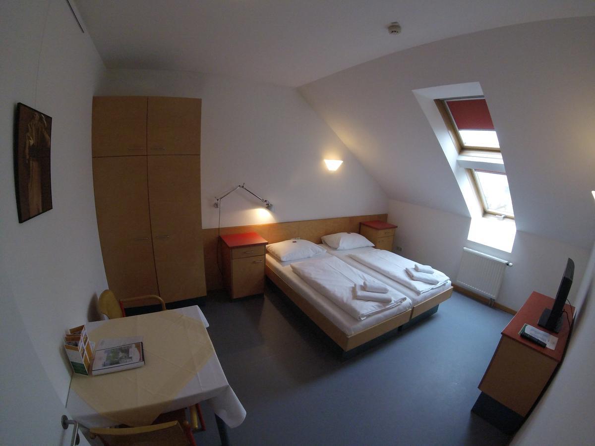 Haus Mobene - Hotel Garni Graz Esterno foto