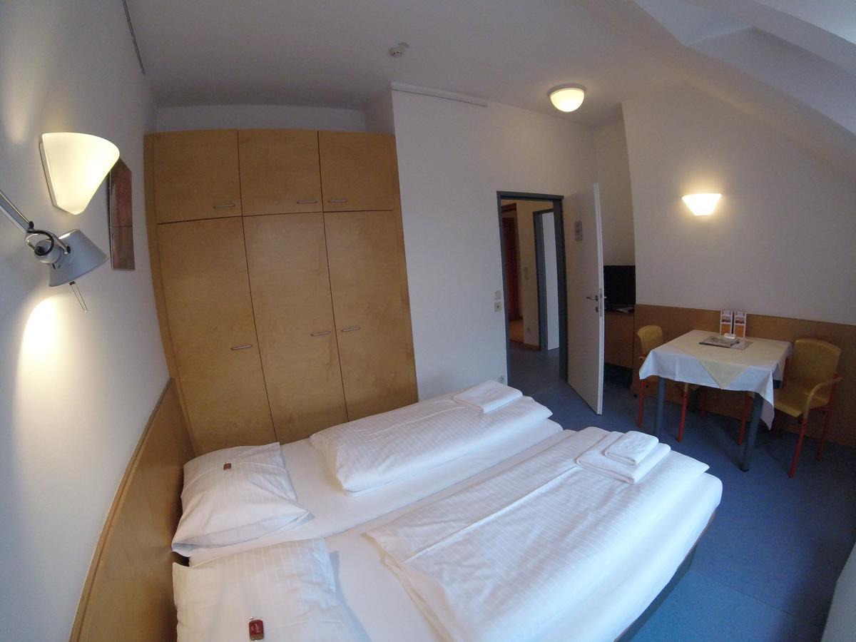 Haus Mobene - Hotel Garni Graz Esterno foto