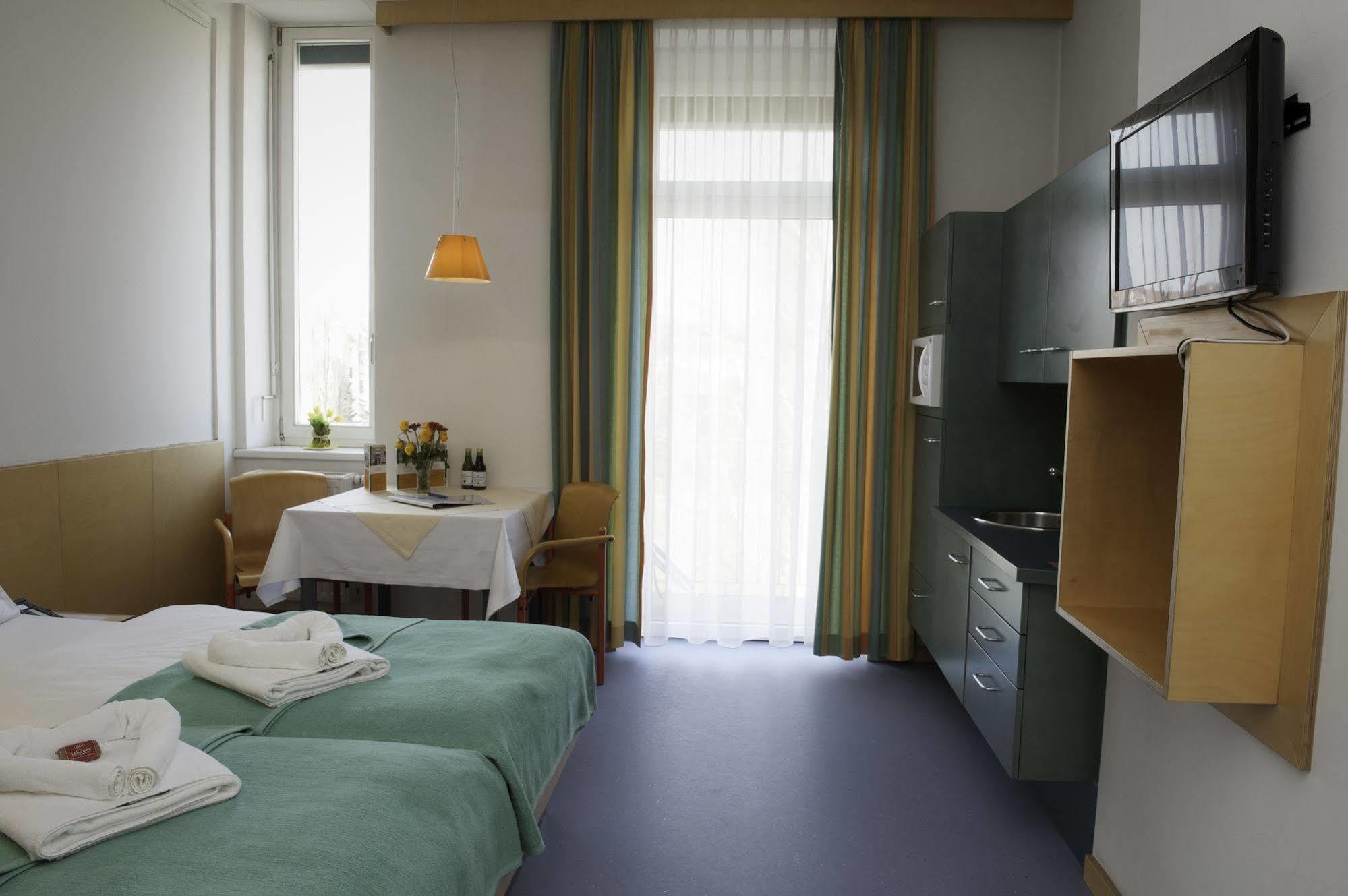 Haus Mobene - Hotel Garni Graz Esterno foto