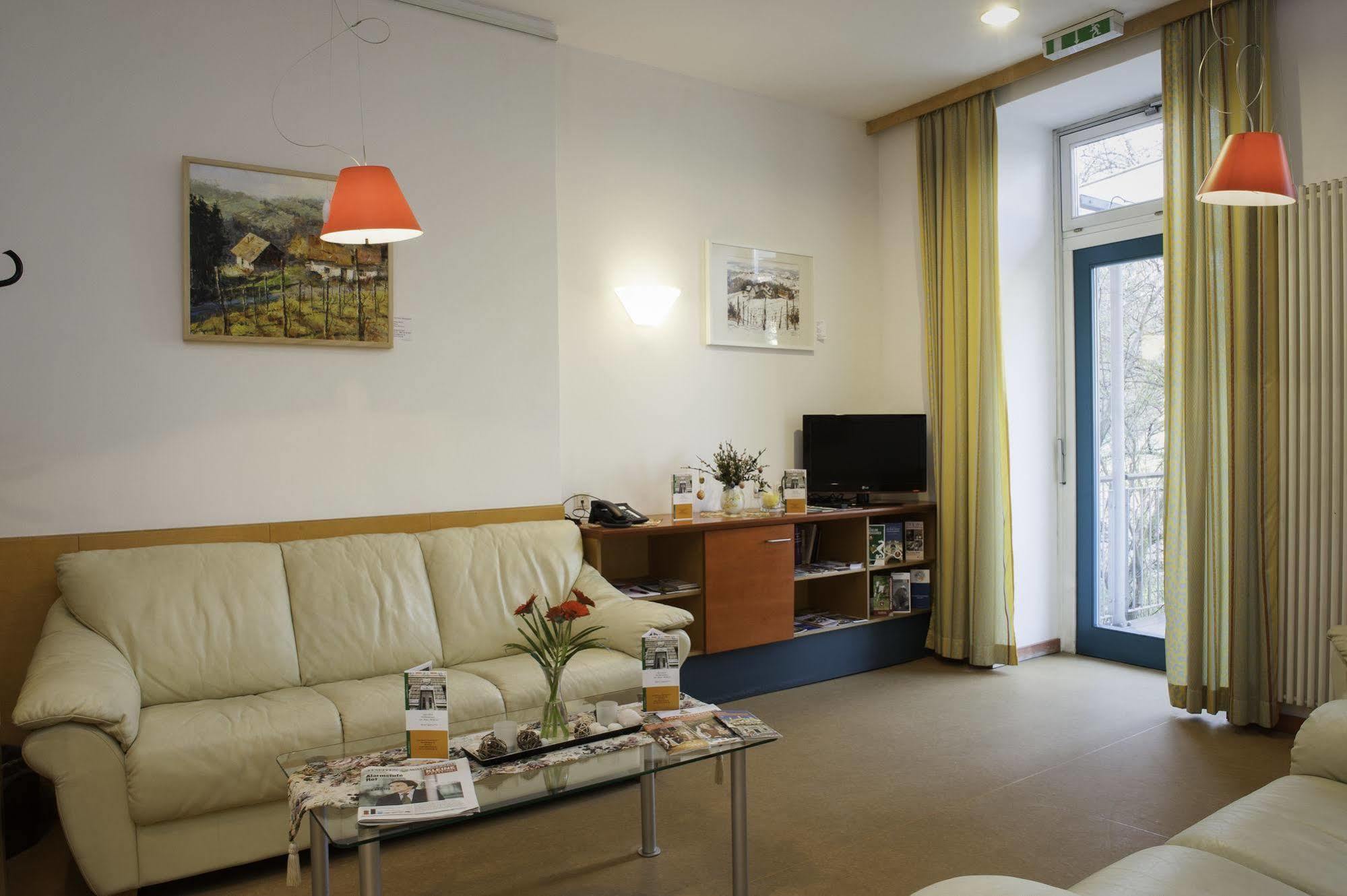 Haus Mobene - Hotel Garni Graz Esterno foto
