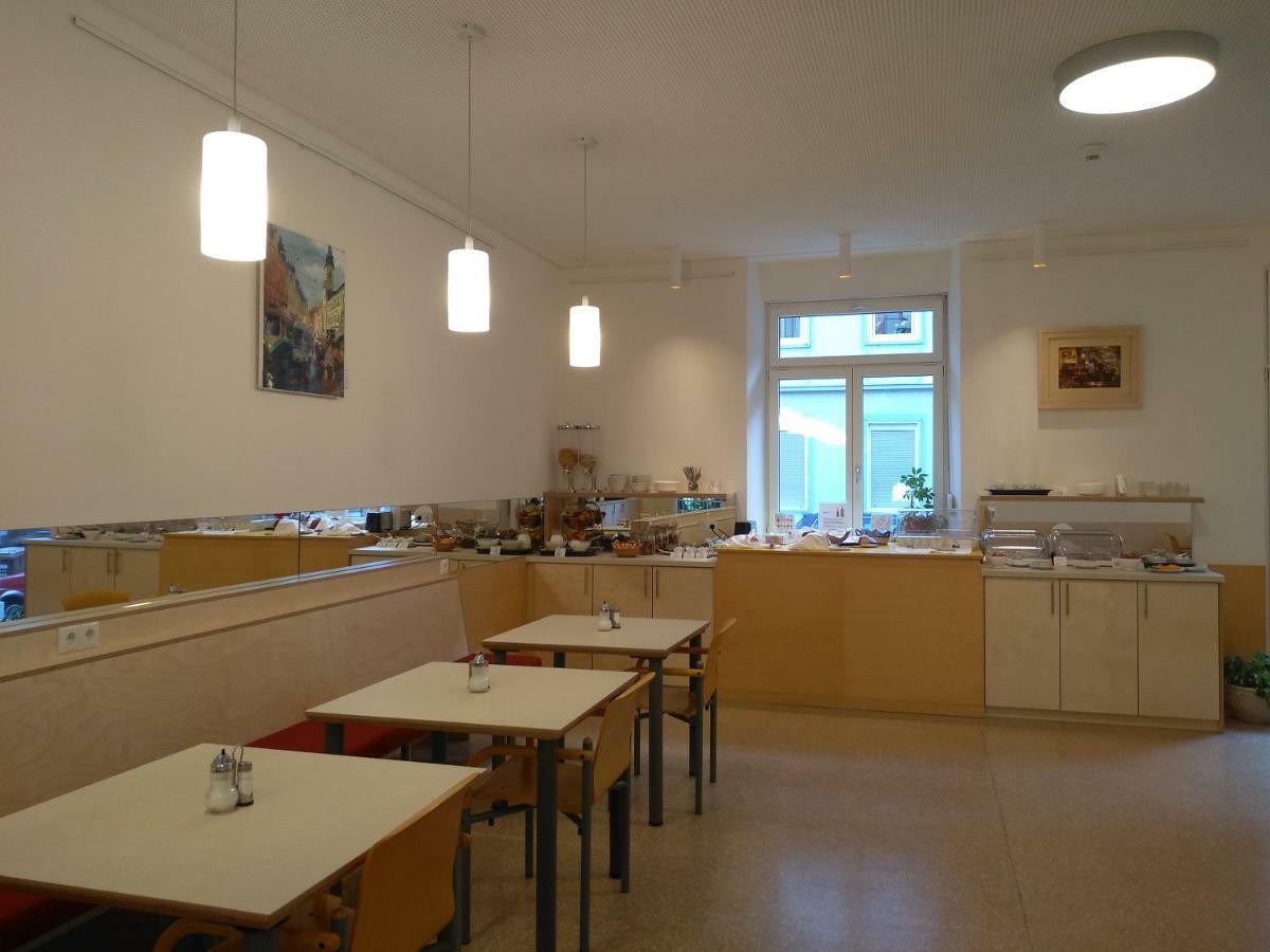 Haus Mobene - Hotel Garni Graz Esterno foto